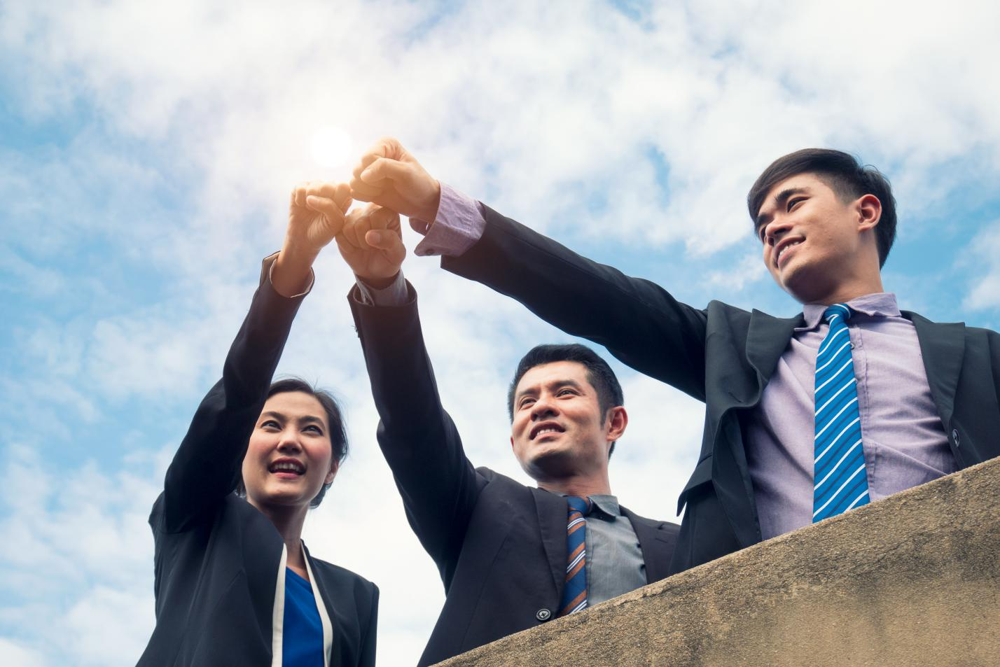 Service providers of payroll in Hanoi can become effective assistants in advising on the preparation of work permits for foreigners in Hanoi.