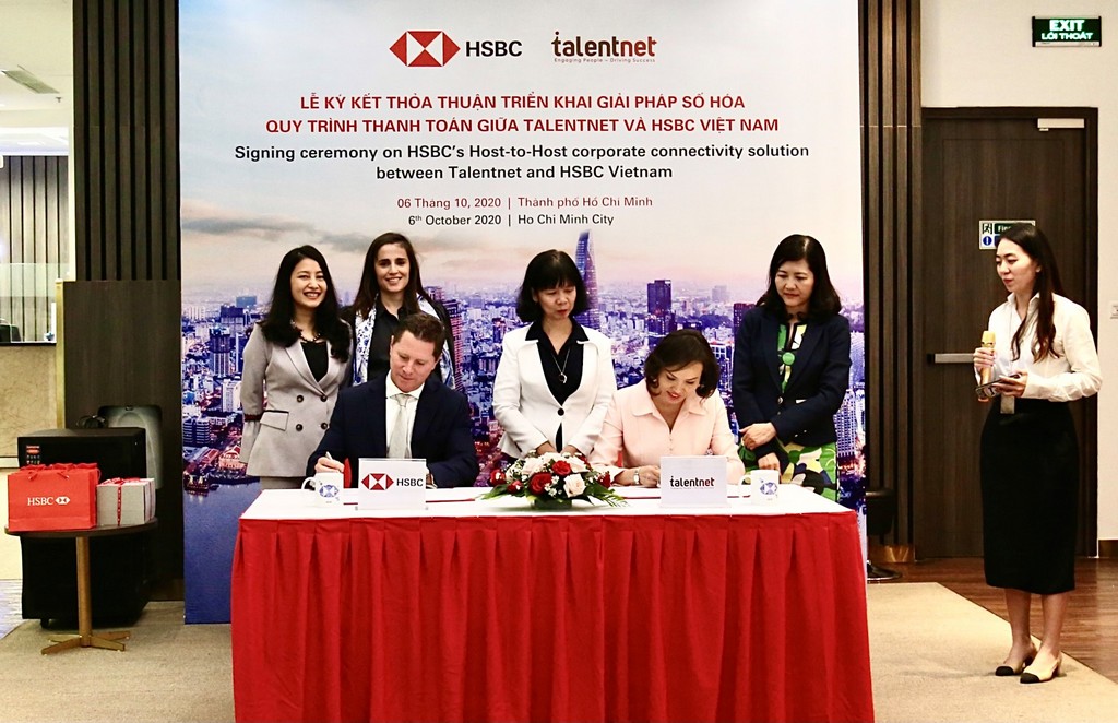 Lễ Ký Kết Thỏa Thuận Giữa HSBC Việt Nam Và Talentnet Về Giải Pháp Thanh Toán Tích Hợp HSBC Connect 3 Signing ceremony between Talentnet and HSBC Vietnam - 1