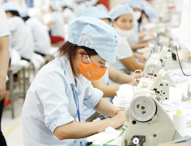 “Mượn”, “Mua” Nhân Tài - Nước Cờ Doanh Nghiệp Cần Làm 2 Dá»t may là ngà nh có chất lượng nguá»n nhân lá»±c còn khá thấp.Â