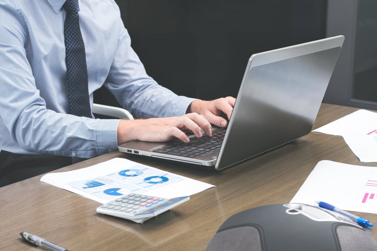 On Choosing the Right Payroll Services Providers in Vietnam 2 Look for companies that provide long-standing, branded and trusted payroll services in today's market.