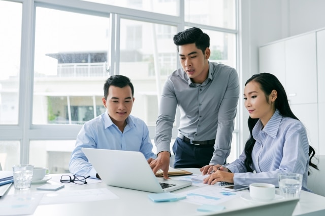 Even Hollywood Filmmakers Use HR Outsourcing Service, should Other Businesses Give it a Try?