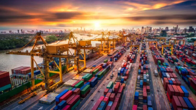 Mức Lương Tháng Trung Bình Tại Việt Nam Năm 2025 Theo Ngành Nghề
