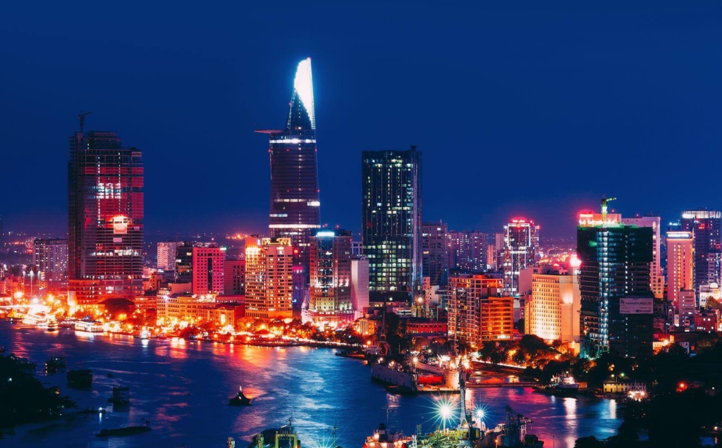 Average Salary In Vietnam 2025: Monthly & By Sector 3 Average salary in Vietnam varies by region and location