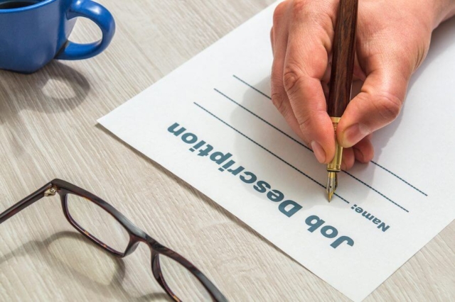 Job Description Trong Tuyển Dụng: Vũ Khí Chiến Lược Để ‘Săn’ Ứng Viên 4 Job Description (bảng mô tả công việc) có vai trò quan trọng trong tuyển dụng