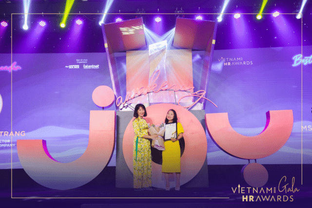 Vietnam HR Awards Gala 2022: Honor 15 Businesses That Bring Comprehensive Joy 53 FB Ha Trang