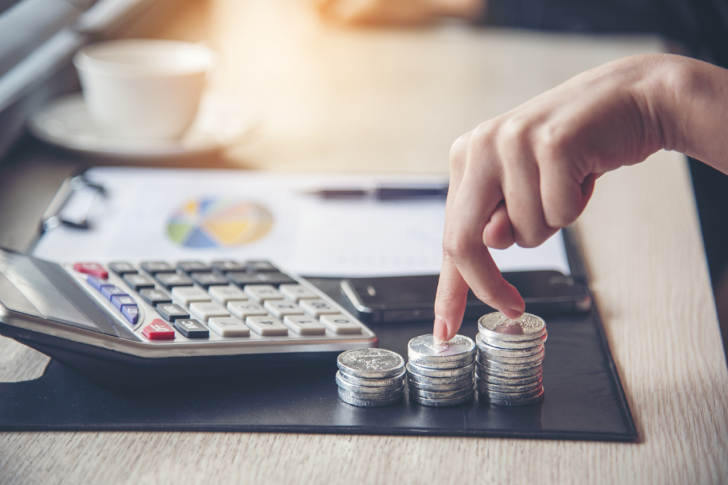 Benefits of Payroll Outsourcing 4 Benefits of outsourcing payroll services